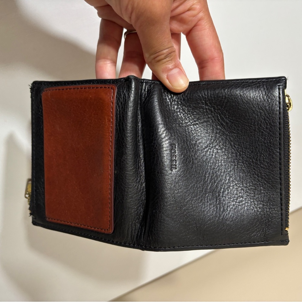 Fossil Black And Brown Leather Wallet - image 1